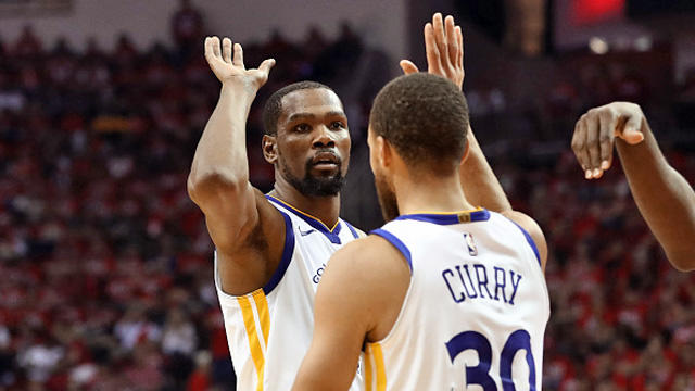 durant-curry-hifive.jpg 