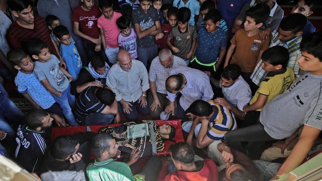 cbsn-fusion-dozens-of-palestinians-killed-in-protests-at-israel-gaza-border-officials-say-thumbnail-1568731-640x360.jpg 