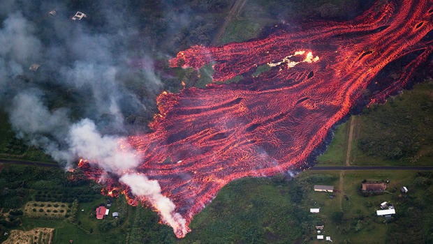 Capturing the irresistible, horrifying beauty of Kilauea volcano CBS News
