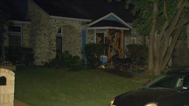 body found in Dallas house fire 