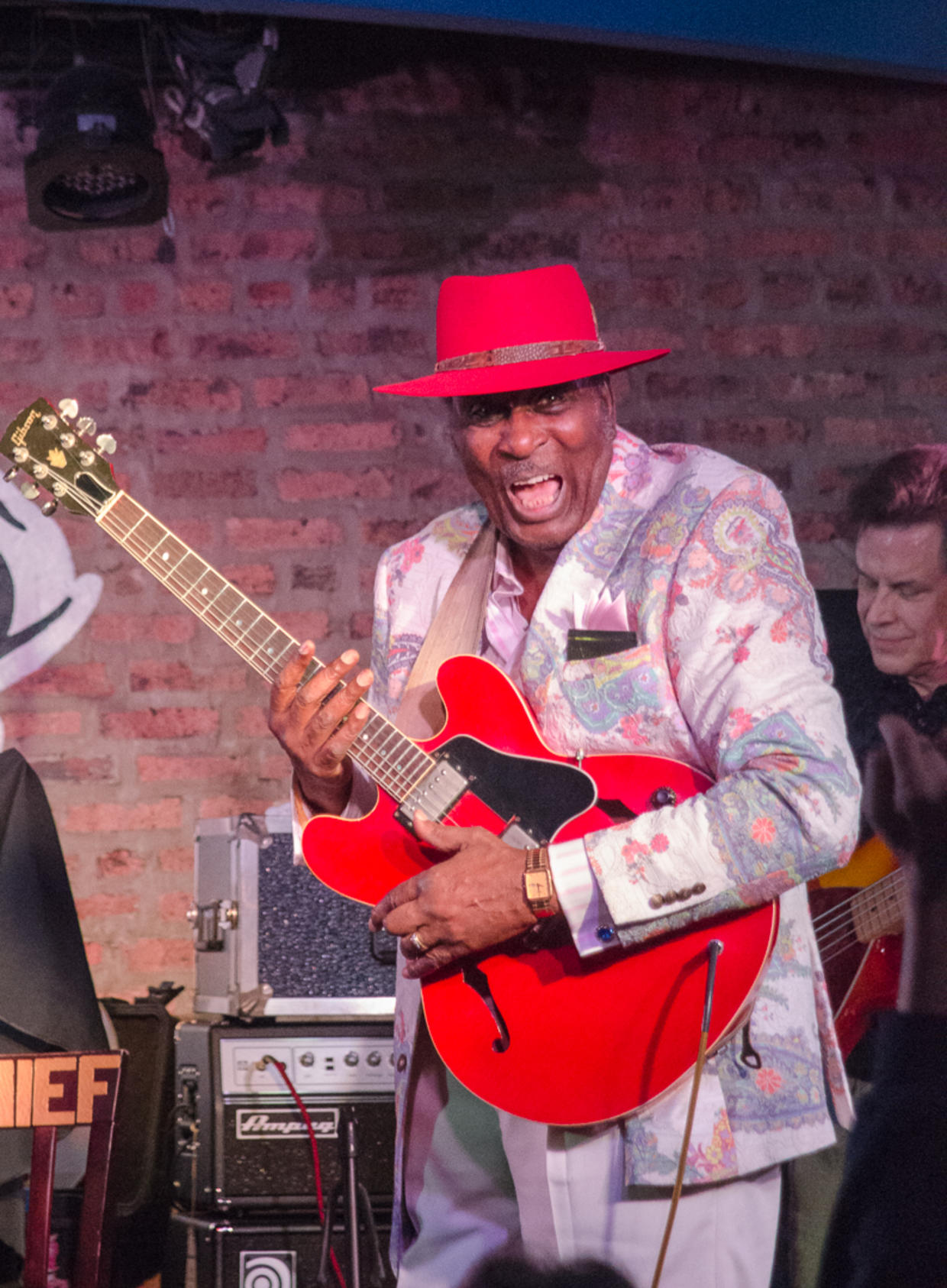 Remembering Eddy 'The Chief' Clearwater - CBS Chicago
