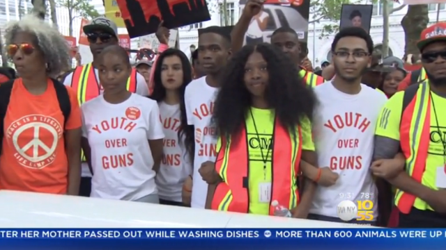 180602-cbsny-gun-protest-new-york.png 