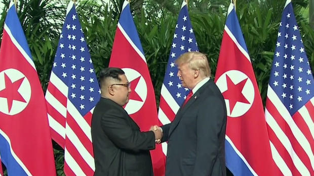 trump-kim-handshake 