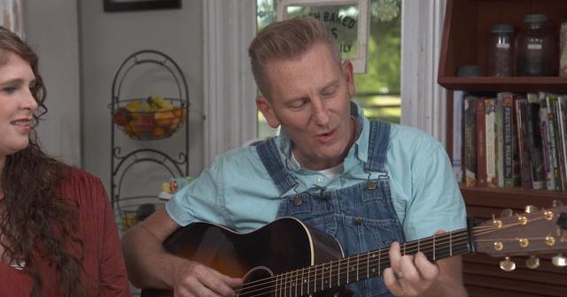 Rory Feek sings "Someone You Used to Know"