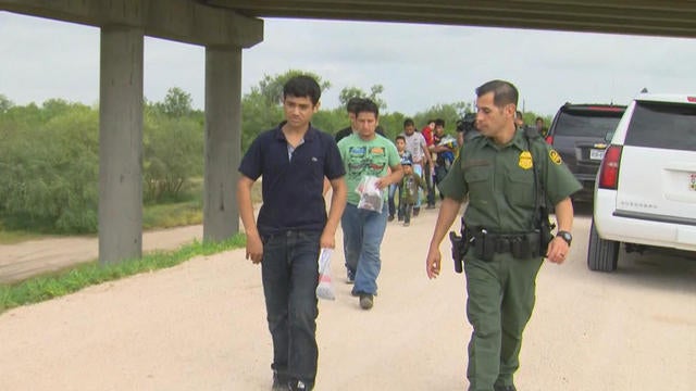 0619-cbsn-borderpatrolridealong-1594608-640x360.jpg 