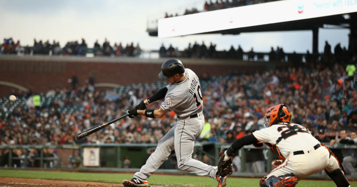 Giants beat Marlins after Miami's Straily, Mattingly tossed