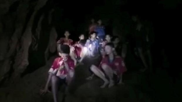 cbsn-fusion-rescue-efforts-underway-for-thai-youth-soccer-team-trapped-in-cave-thumbnail-1604203-640x360.jpg 