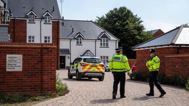 cbsn-fusion-british-police-investigate-the-death-of-2-people-near-the-site-where-former-russian-spy-was-poisoned-thumbnail-1604995-640x360.jpg 