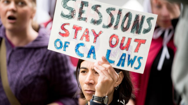 US-POLITICS-IMMIGRATION-CALIFORNIA-LAWSUIT 
