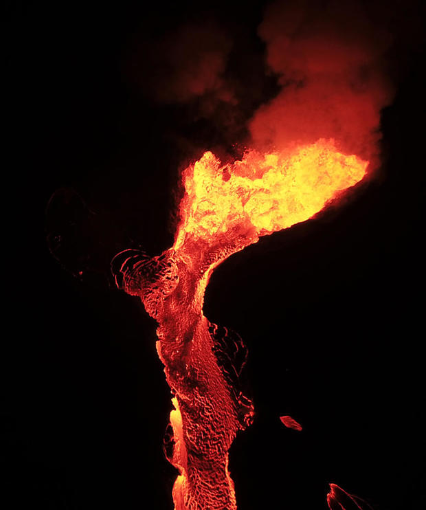 hawaii-volcano-fissure-8-lava-roils-and-churns-usgs-july-4.jpg 
