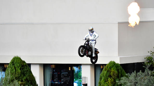 vegas-stunt-jump-994221528.jpg 