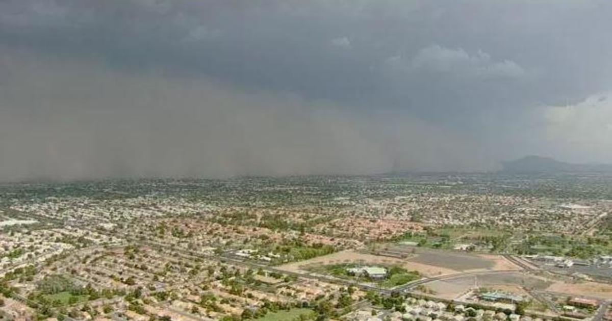 Phoenix, Arizona hit by monsoon, dust storm, cancelling flights and