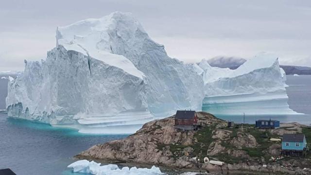 GREENLAND-NATURE-ENVIRONMENT-ICEBERG 