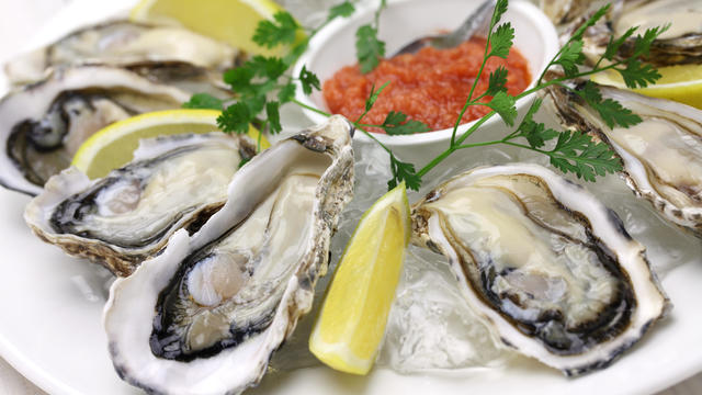 fresh oysters plate 