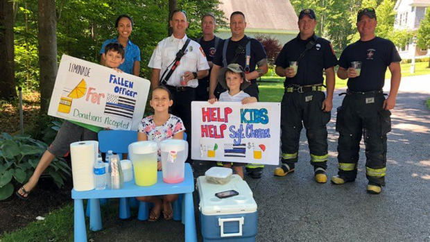 Norwell-lemonade-stand-for-Chesna-4-(ctsy-Shawna-Newcomb) 