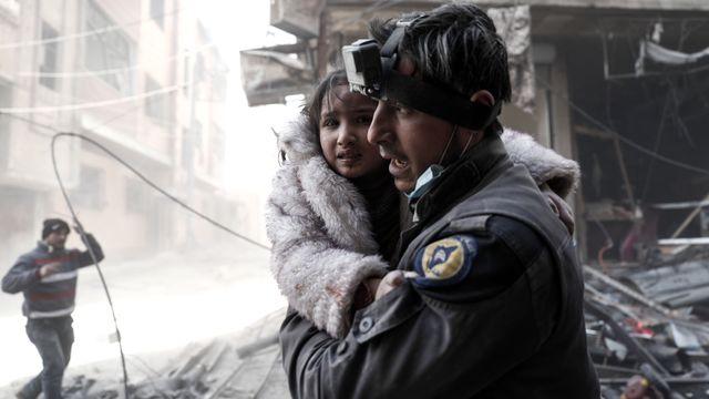 cbsn-fusion-white-helmets-evacuated-from-syria-thumbnail-1618392-640x360.jpg 