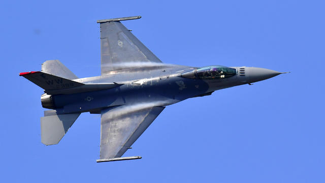 A U.S. Air Force F-16 Fighting Falcon performs over Osan Air Base in Pyeongtaek, South Korea, on Sept. 23, 2016. 