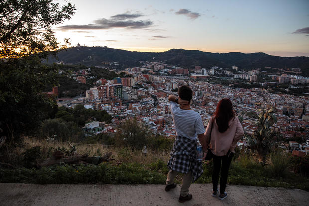 Barcelona: Tourism And Daily Life As Independence Crisis Deepens 