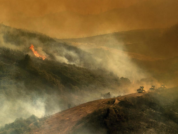 APTOPIX California Wildfires Bulldozer Dangers 