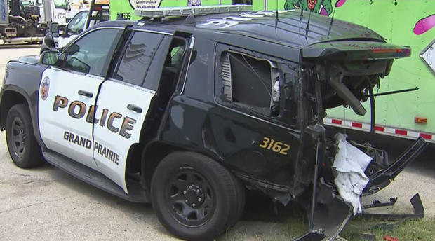 Grand Prairie police car wreck 