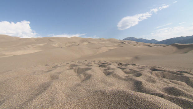 sandboarding-view-of-great-dunes-national-park-and-preserve-620.jpg 