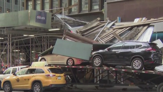 truck-slams-into-scaffolding-in-midtown.png 