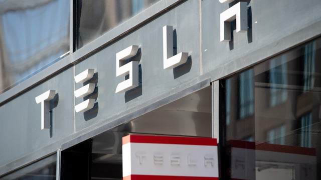 tesla-gettyimages-1013243274.jpg 