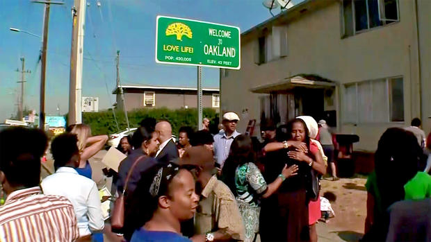 Oakland 'Love Life' Welcome Sign 