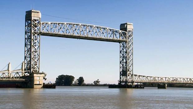 Bridge over Sacramento River 