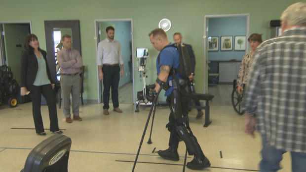 robotic-exoskeleton-derek-demun-walks-620.jpg 