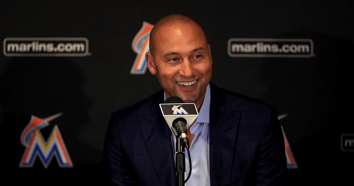 Marlins CEO Derek Jeter reportedly forgoing his salary during