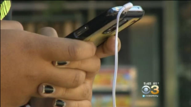 Teens Cell Phone addiction 