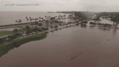 180826-gif-promo-hawaii-flooding-tropical-storm-lane.gif 