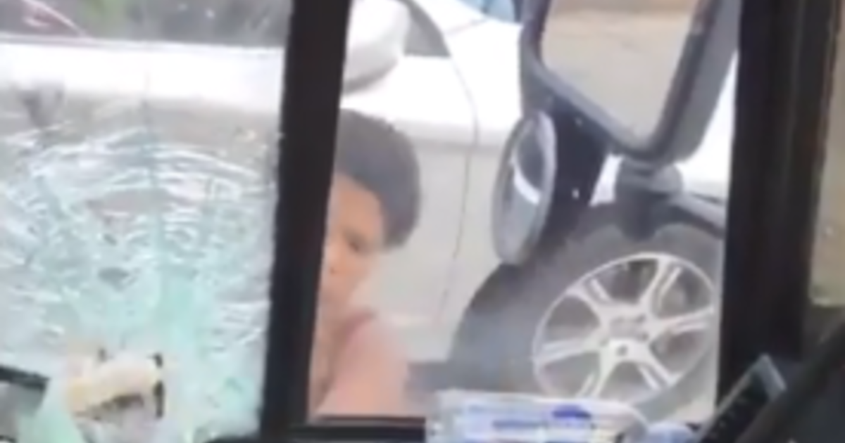 Violent Road Rage Incident Involving A Car Jack Caught On Camera Cbs News 8208