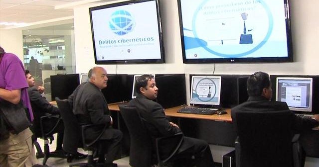 Buscan que el delito de porno-venganza sea un delito nacional. - CBS News