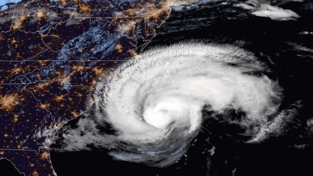 hurricane-florence-nhc-noaa-animated-620.gif 