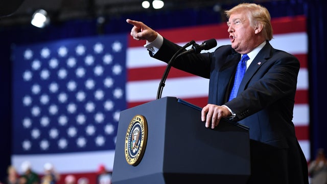 TOPSHOT-US-POLITICS-TRUMP 