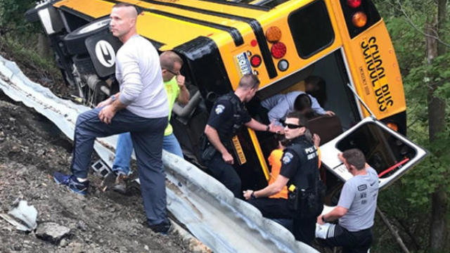 180924-cbspittsburgh-school-bus-overturns-01.jpg 