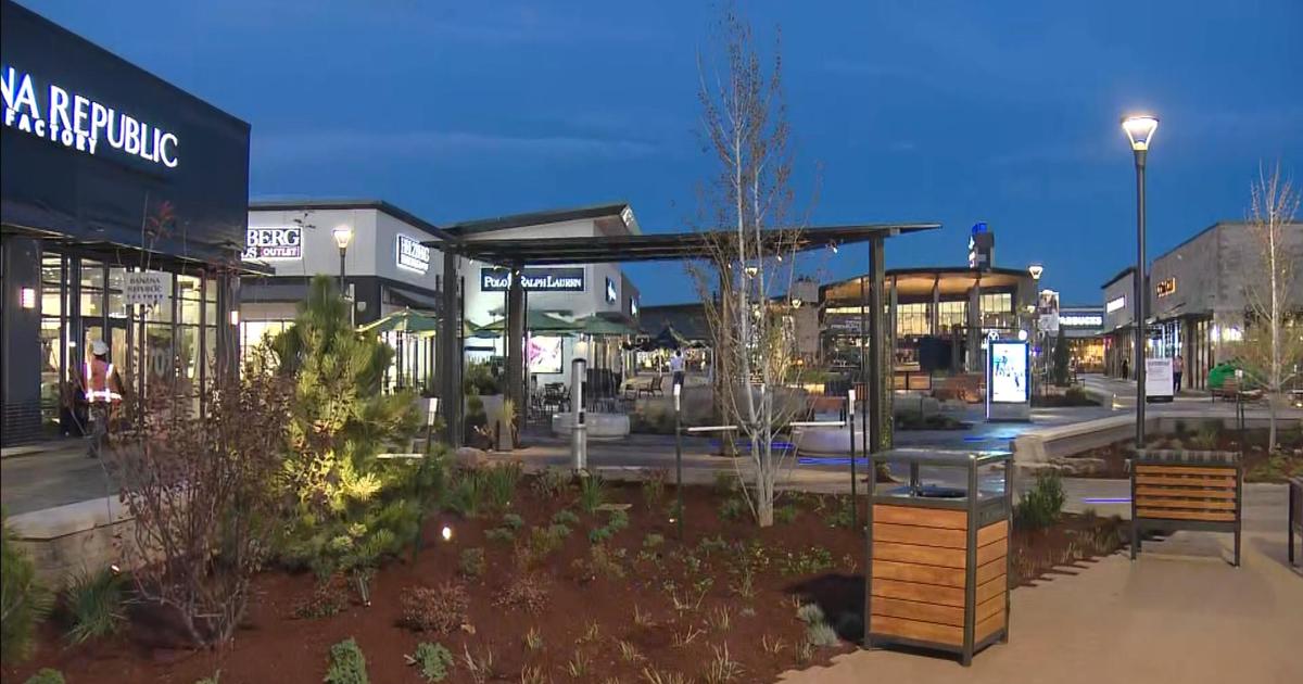 Denver Premium Outlets, New Outlet Mall In Thornton, Opens - CBS Colorado