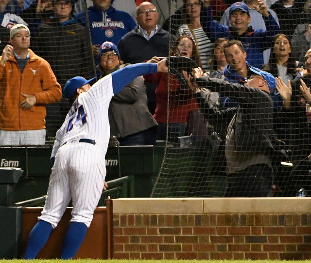 Cubs clinch 4th straight playoff spot, top Pirates in 10 innings
