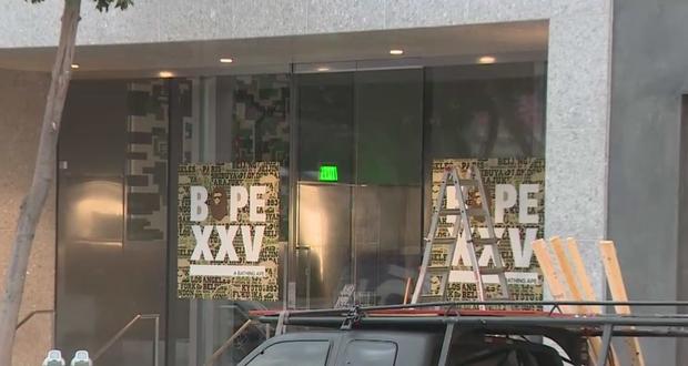 Smash-And-Grab Burglars Hit West Hollywood Clothing Store 