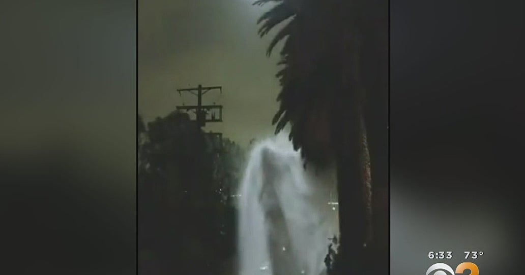 30-Foot Geyser Shoots Up From Hollywood Water Main Break - CBS Los Angeles