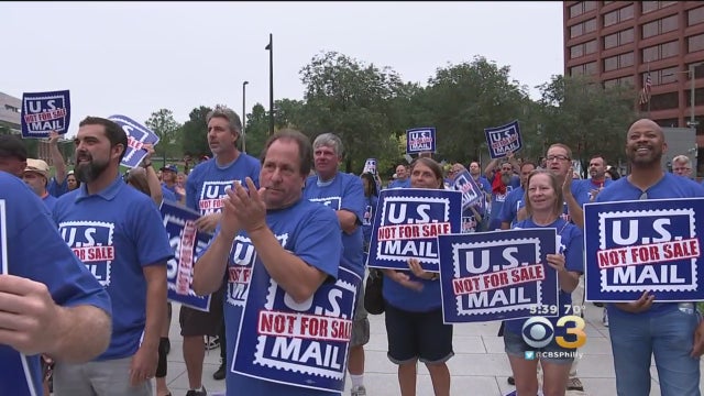 us-postal-workers-protest.jpg 