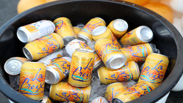 1008-cbsn-moneywatch-lacroix-747723-1677635-640x360.jpg 