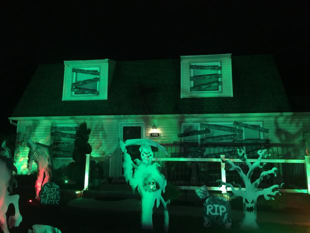 South Jersey Family Does Festive Halloween Display 