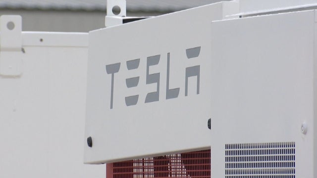 tesla-battery-10pkg_frame_1762.jpg 