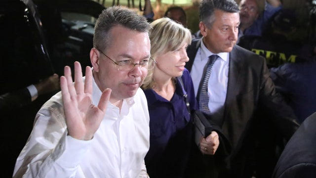 U.S. pastor Andrew Brunson and his wife Norrine arrive at the airport in Izmir 