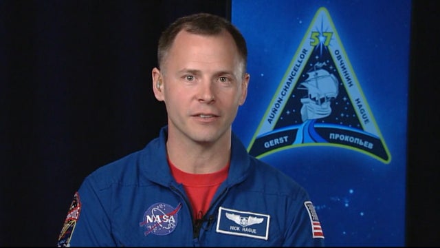 astronaut-emergency-landing-12pkg_frame_2152.jpg 