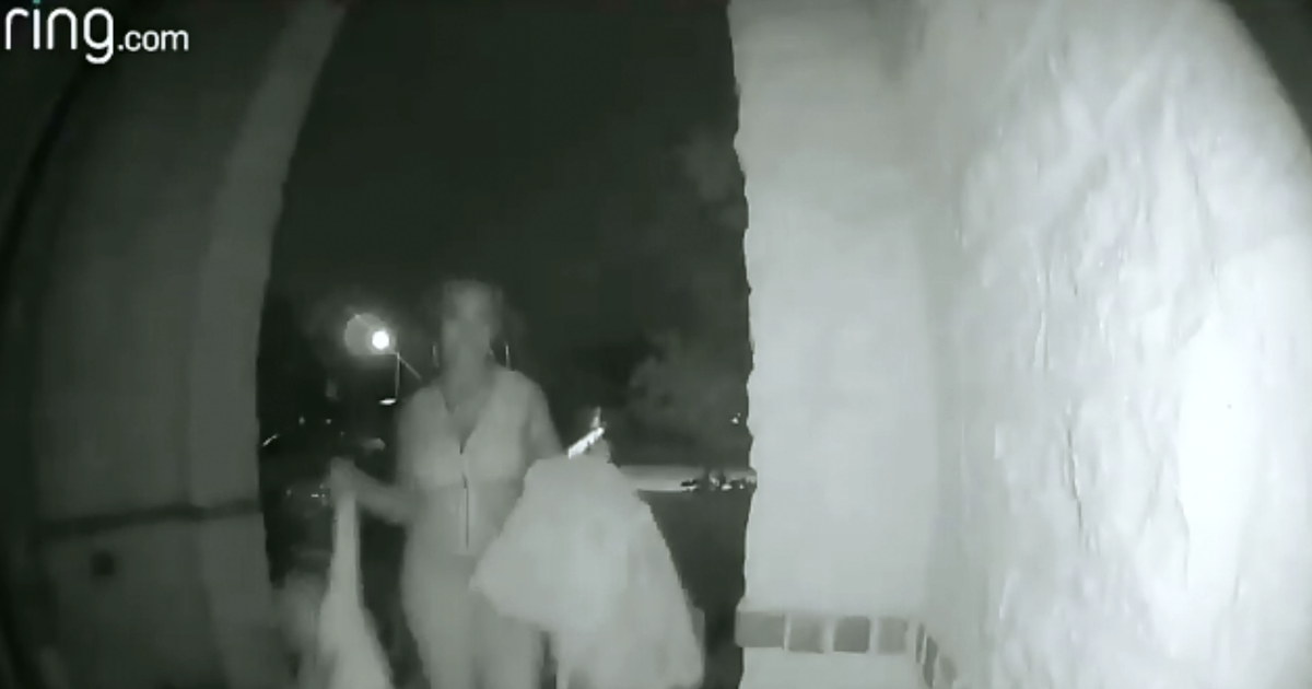 VIDEO Woman Leaves Toddler On Stranger's Doorstep CBS Los Angeles