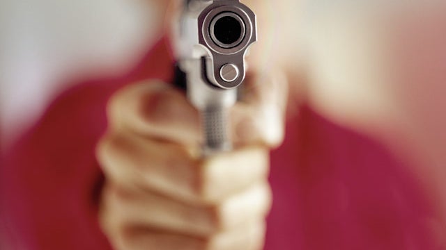 handgun78395301.jpg 